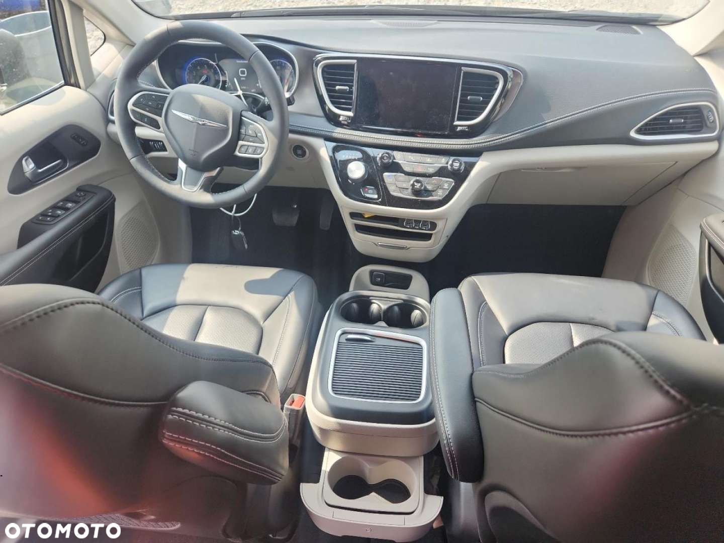 Chrysler Pacifica - 6
