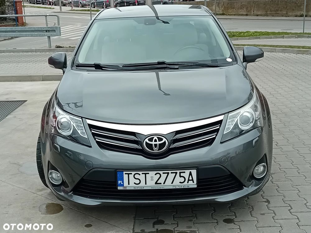 Toyota Avensis 2.2 D-4D Premium - 1