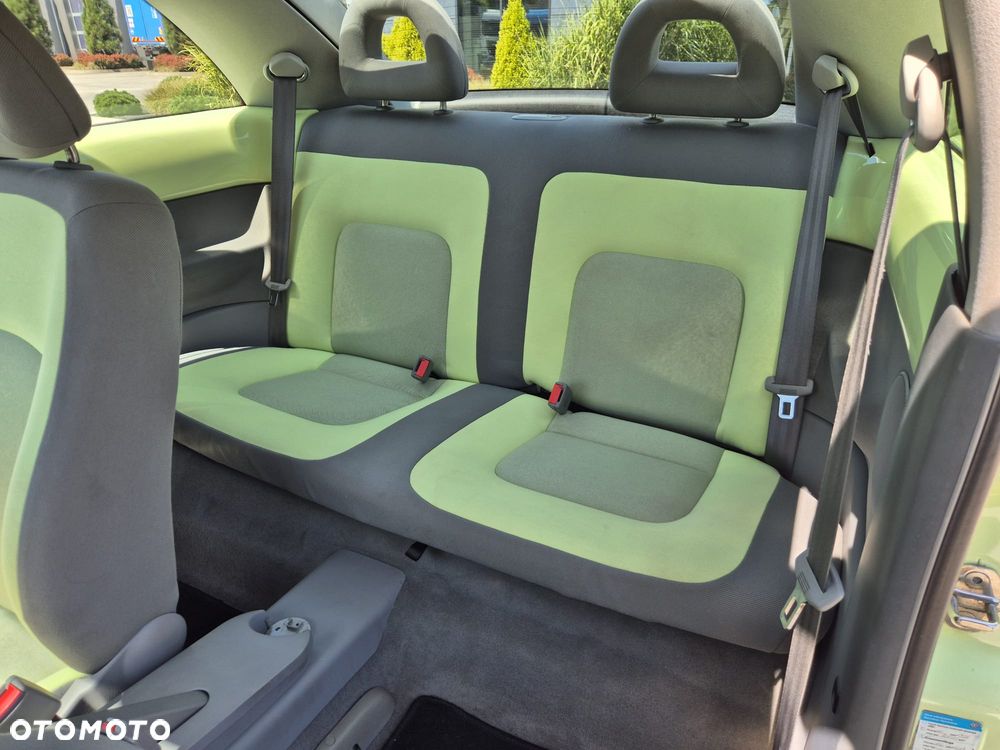 Volkswagen New Beetle 2.0 - 18