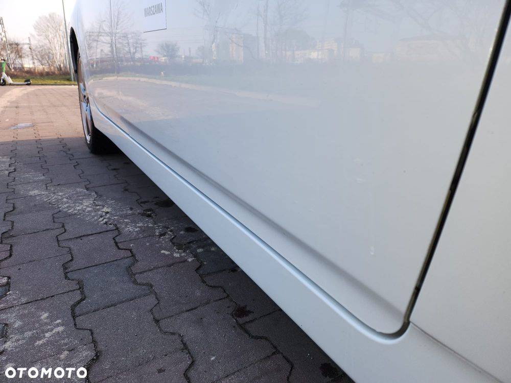 Toyota Prius 1.8 HSD Prestige - 8