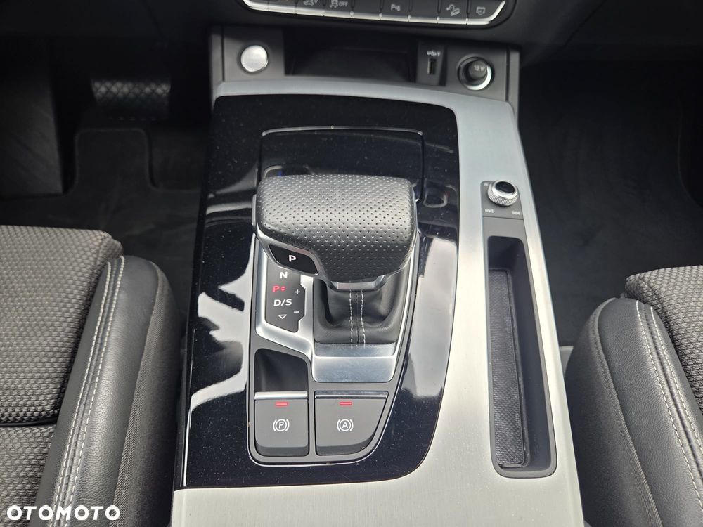 Audi Q5 50 TFSIe quattro S tronic S line - 28