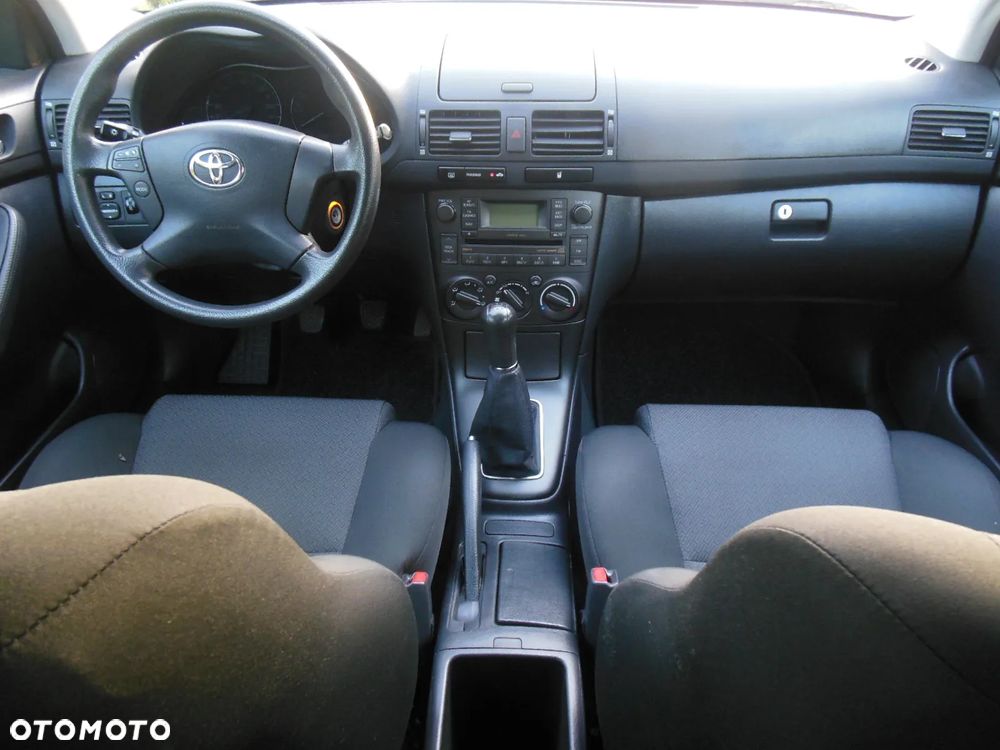 Toyota Avensis 1.8 VVT-i Combi - 15