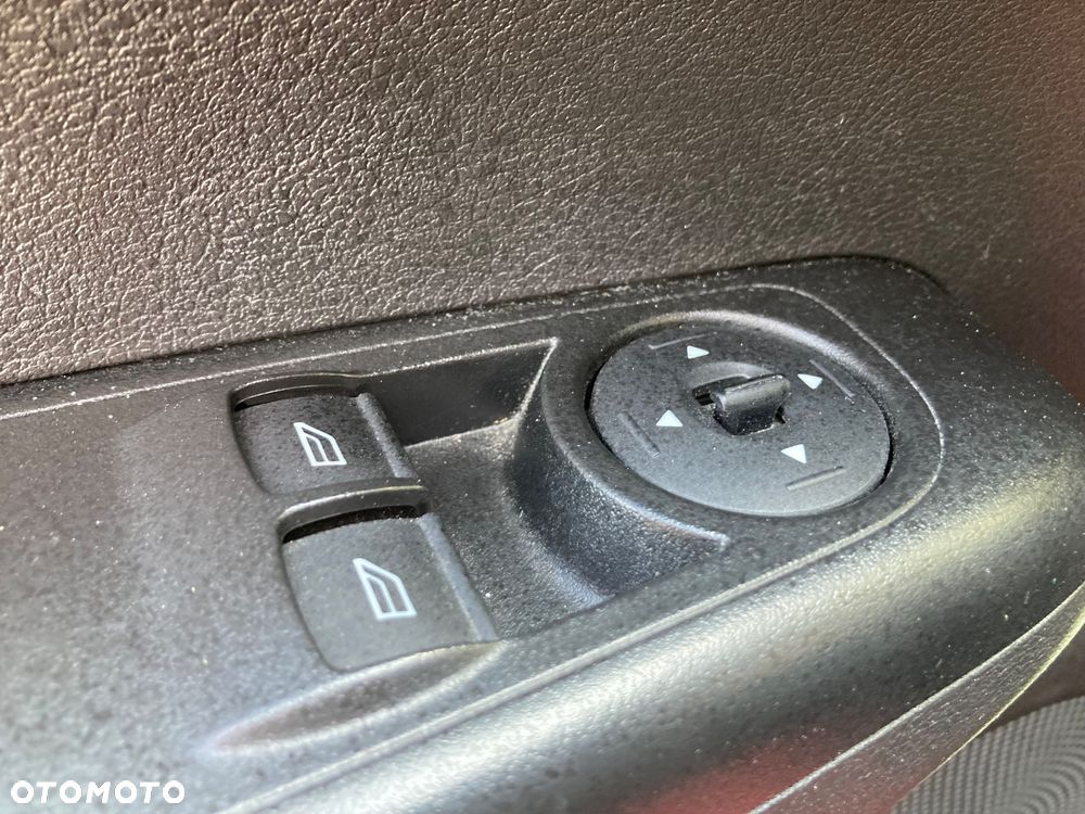 Ford Transit Courier Ambiente - 22