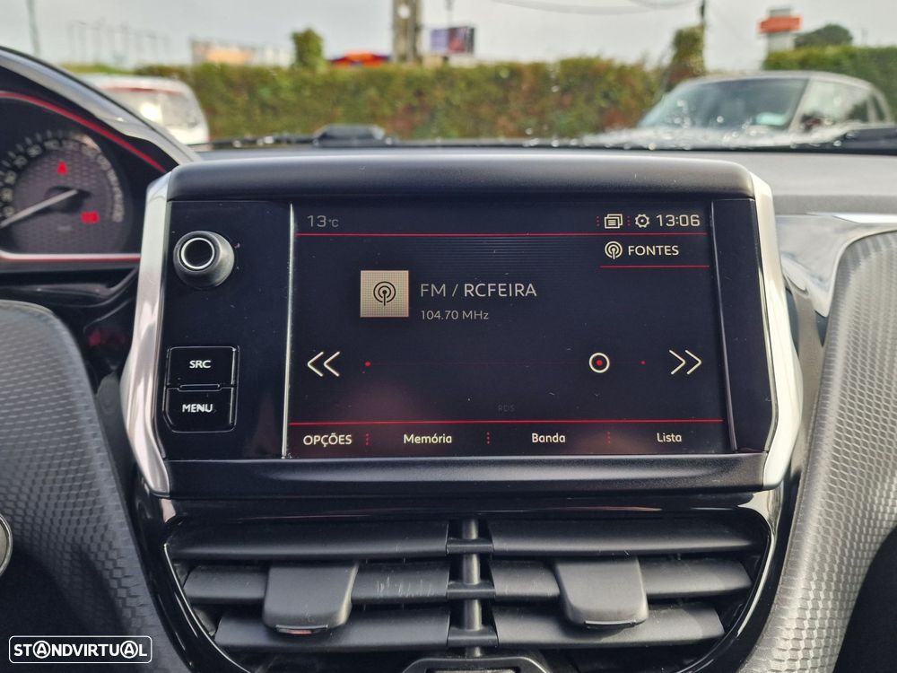 Peugeot 2008 1.2 PureTech GT Line - 29