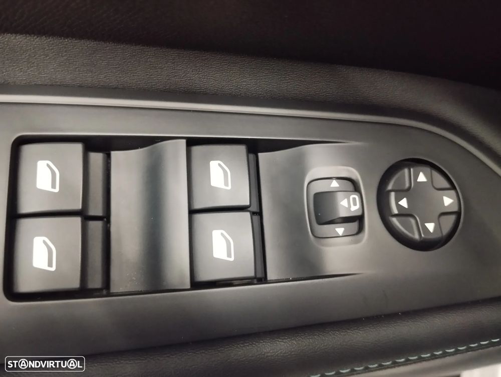 Peugeot 5008 1.2 PureTech Allure EAT8 - 20