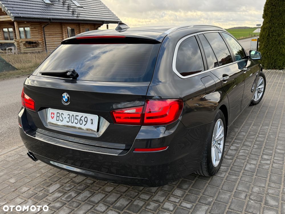 BMW Seria 5 528i xDrive Sport-Aut Luxury Line - 4