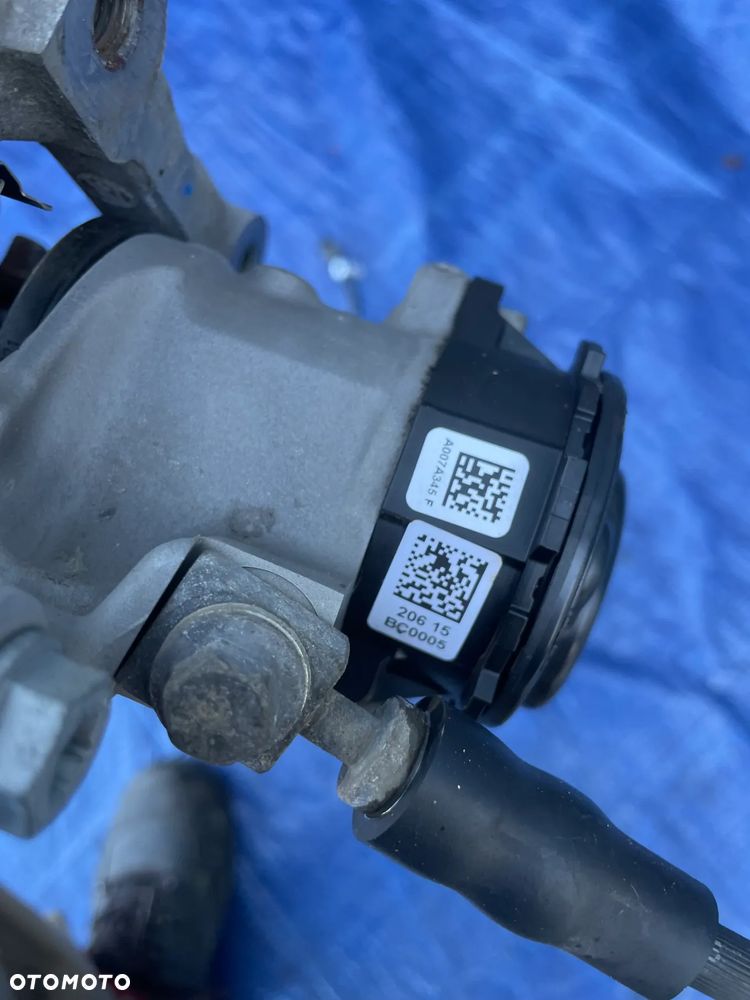 MERCEDES W206 zacisk tył prwy lewy - 5