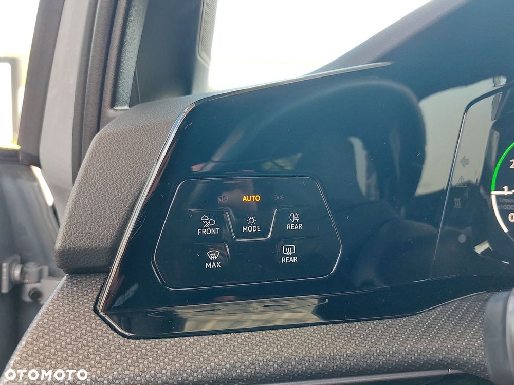 Volkswagen Golf - 19