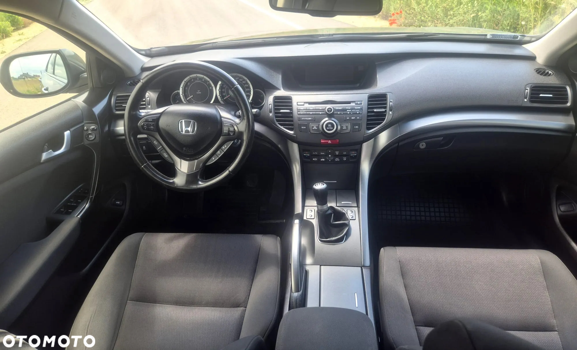 Honda Accord 2.0 Executive - 11