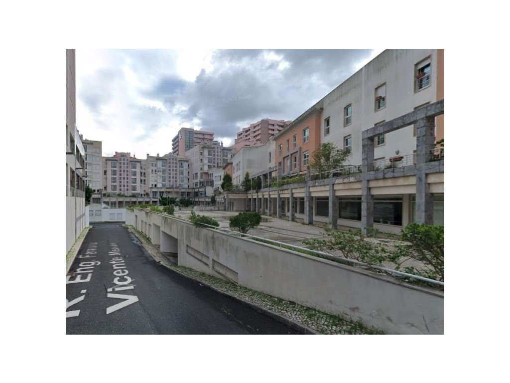 Lugar de Garagem para Arrendamento | Laranjeiras - Lisboa - Grande imagem: 5/8