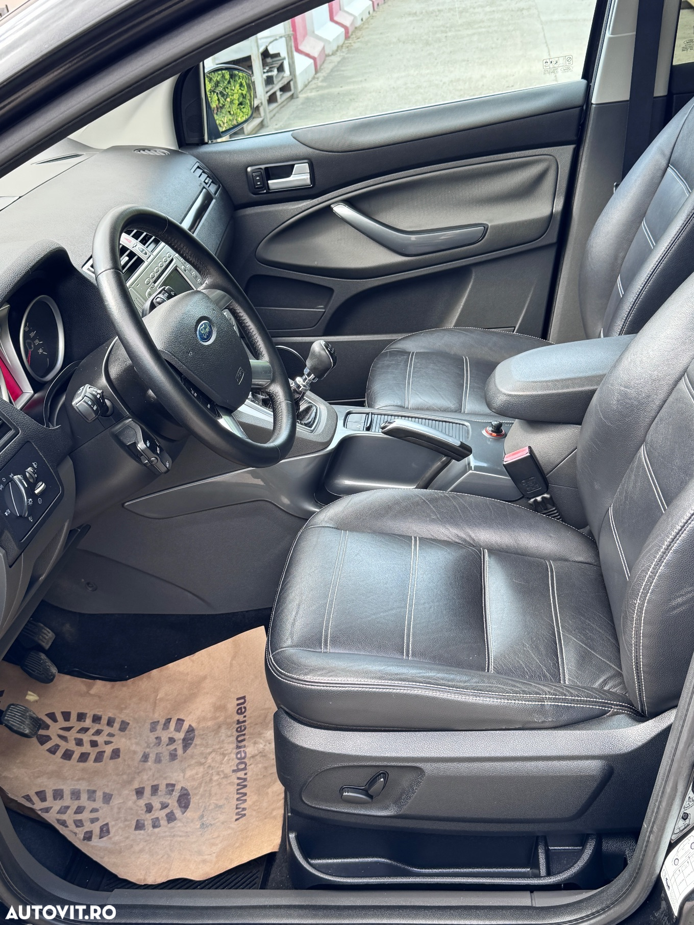 Ford Kuga 2.0 TDCi 4x4 Titanium - 11