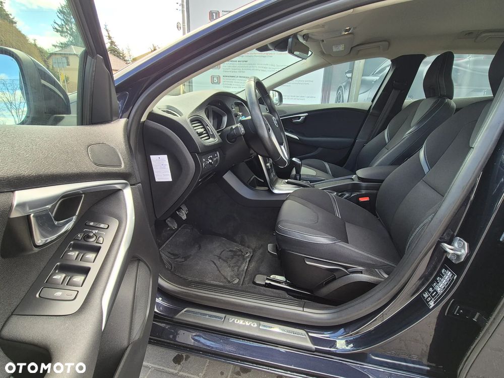 Volvo V40 D2 Momentum - 24