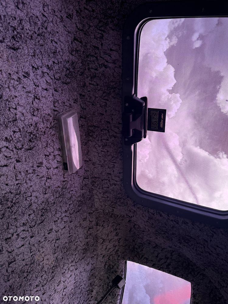 Mercedes-Benz Sprinter - 16