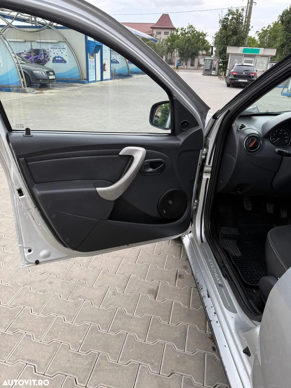 Dacia Sandero 1.6 MPI Ambiance - 14