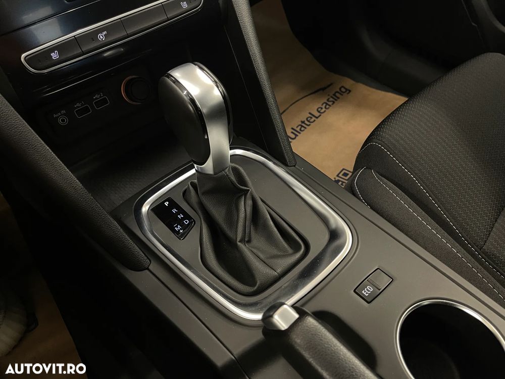 Renault Megane TCe EDC Zen - 24