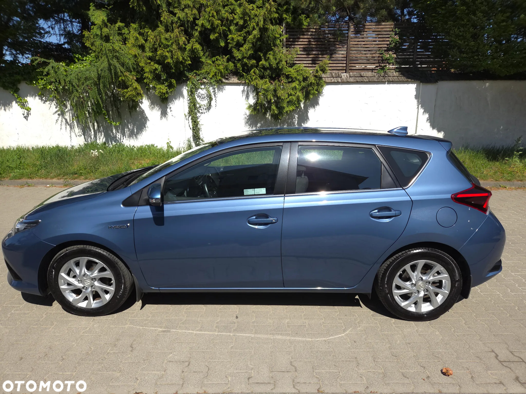 Toyota Auris Hybrid 135 Premium - 2