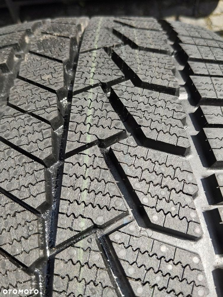 Continental WinterContact TS 860 S 245 40 20 99 V 3PMSF rant RSC XL 1szt - 3