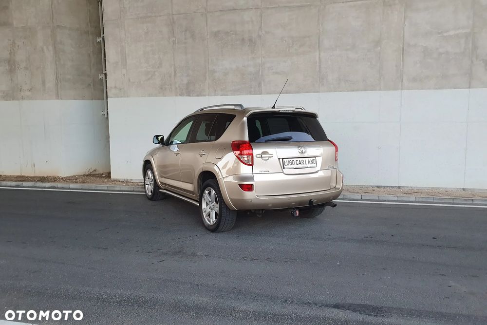 Toyota RAV4 2.2 D-4D Sol 180 - 4