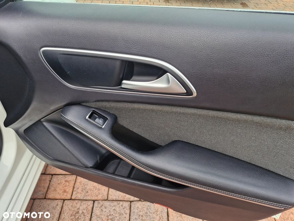 Mercedes-Benz Klasa A 180 (BlueEFFICIENCY) - 25