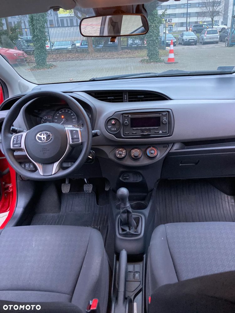 Toyota Yaris - 12