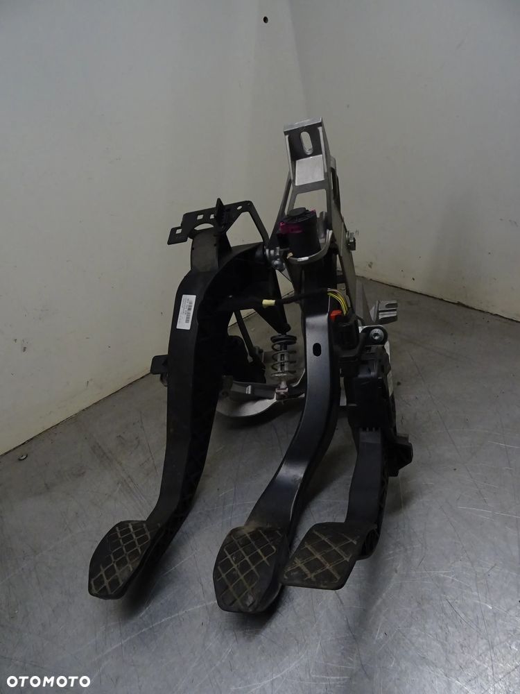 AUDI A6 C6 KOMBI 04-07 2.0T PEDAŁY KOMPLET 4F1721316 - 2
