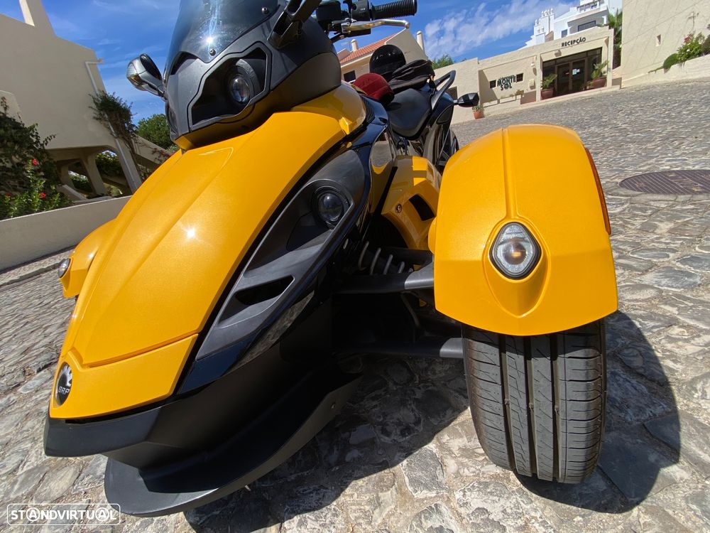 Can-Am Spyder RS Premiere Edition n* 1783 - 16