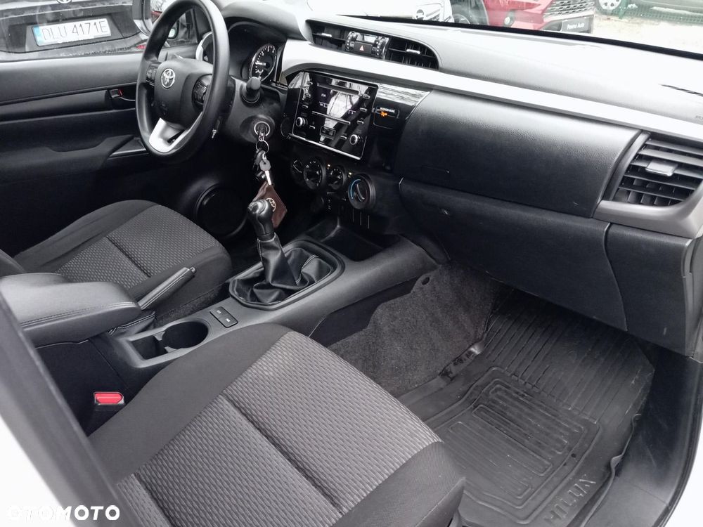 Toyota Hilux 2.4 D-4D Double Cab DLX 4x4 - 12