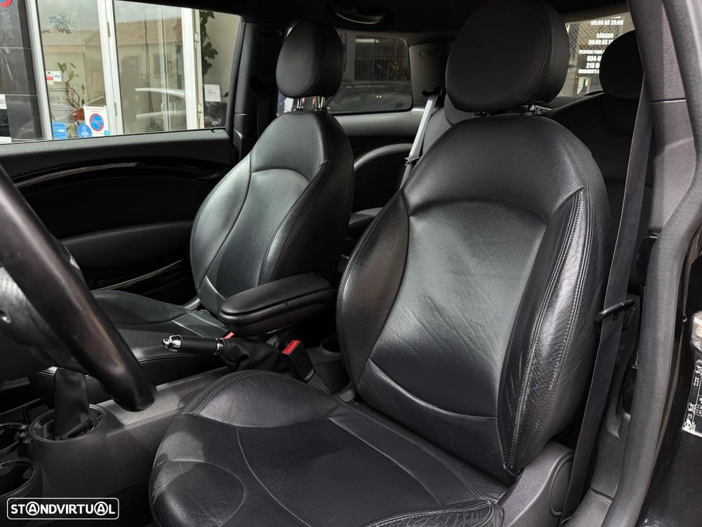 MINI 3 Portas One D - 8