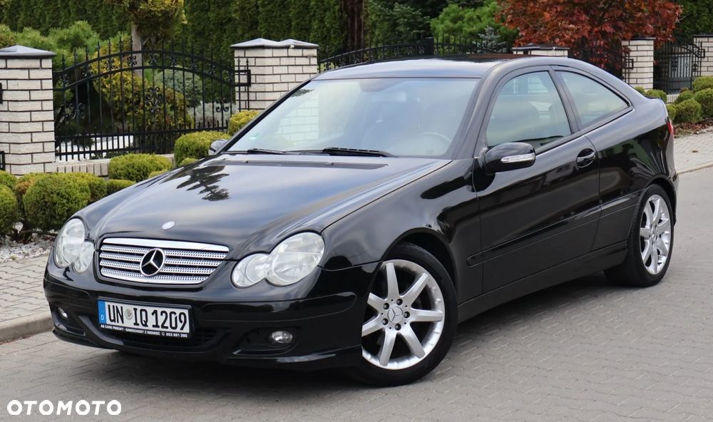 Mercedes-Benz C-Class 2006 photo 4