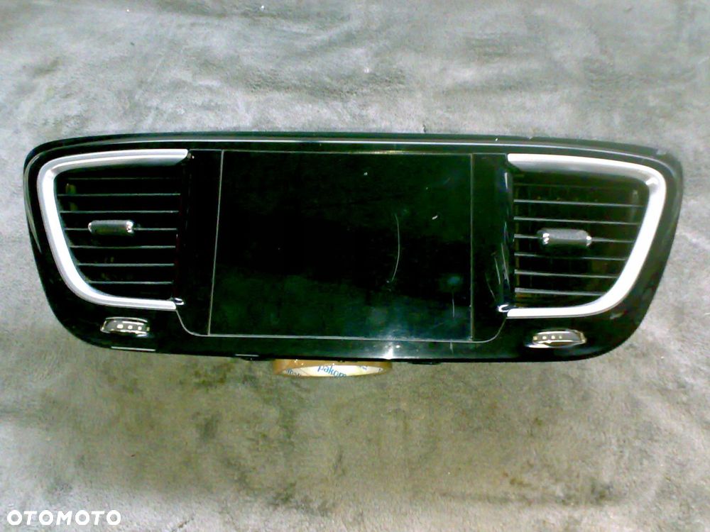 chrysler pacifica 2017 - radio wyświetlacz ramka ekran monitor - 2