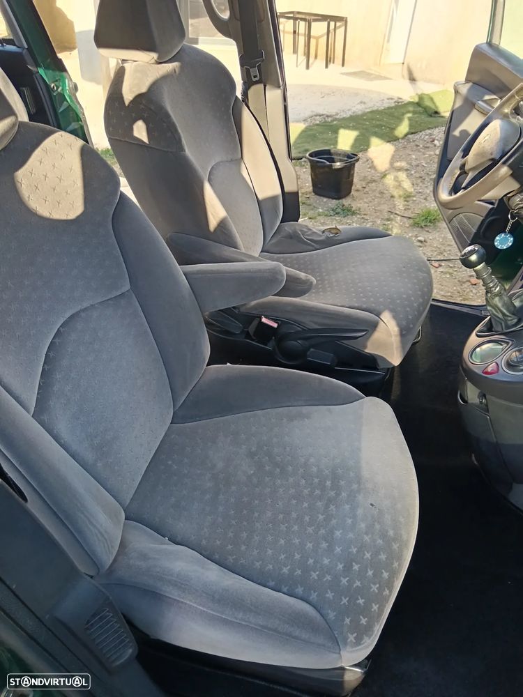 Peugeot 807 2.2 HDi - 8