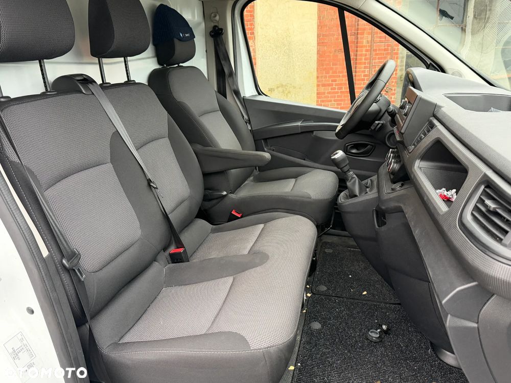 Renault TRAFIC - 9