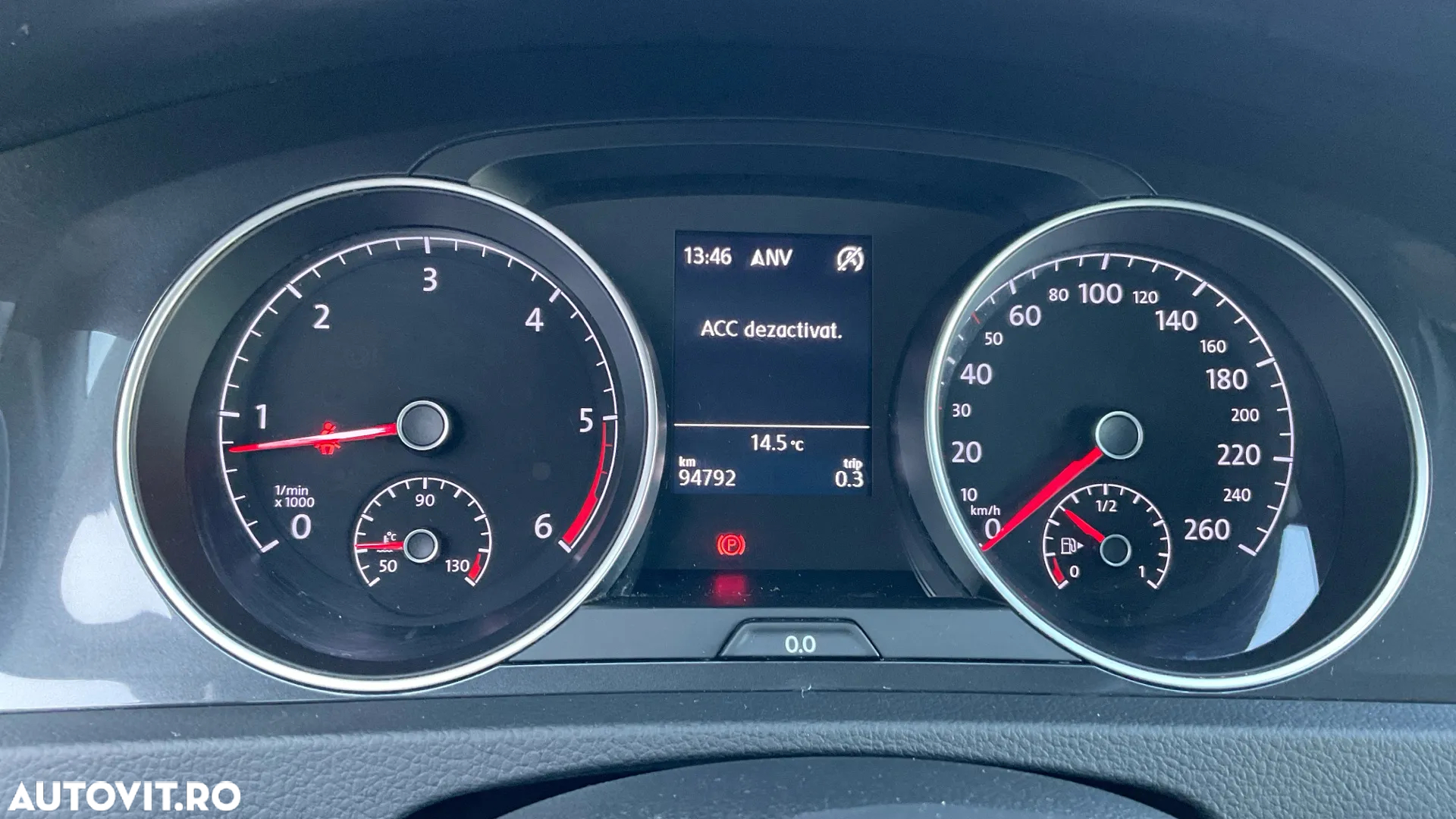 Volkswagen Golf 1.6 TDI Trendline - 12