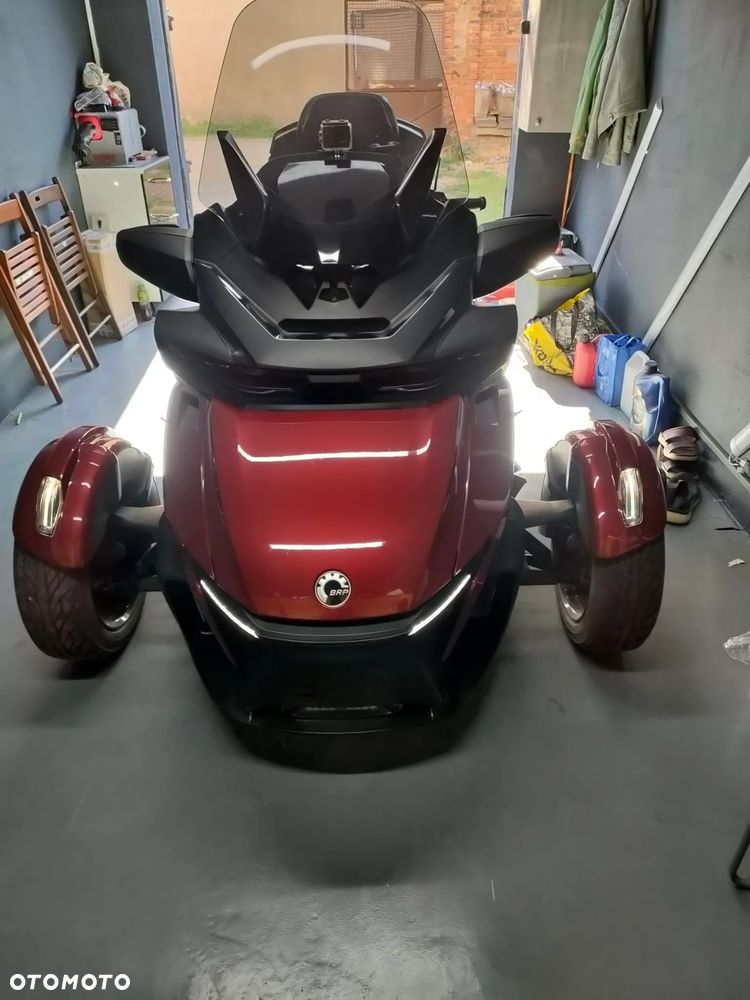 Can-Am Spyder - 2