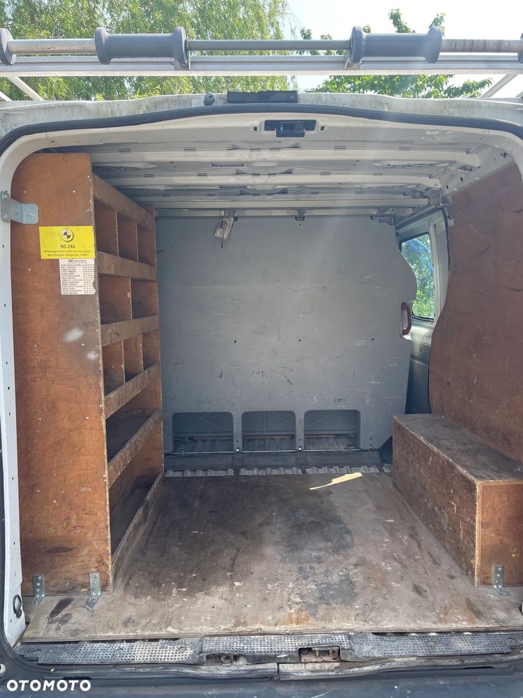 Renault Trafic - 16