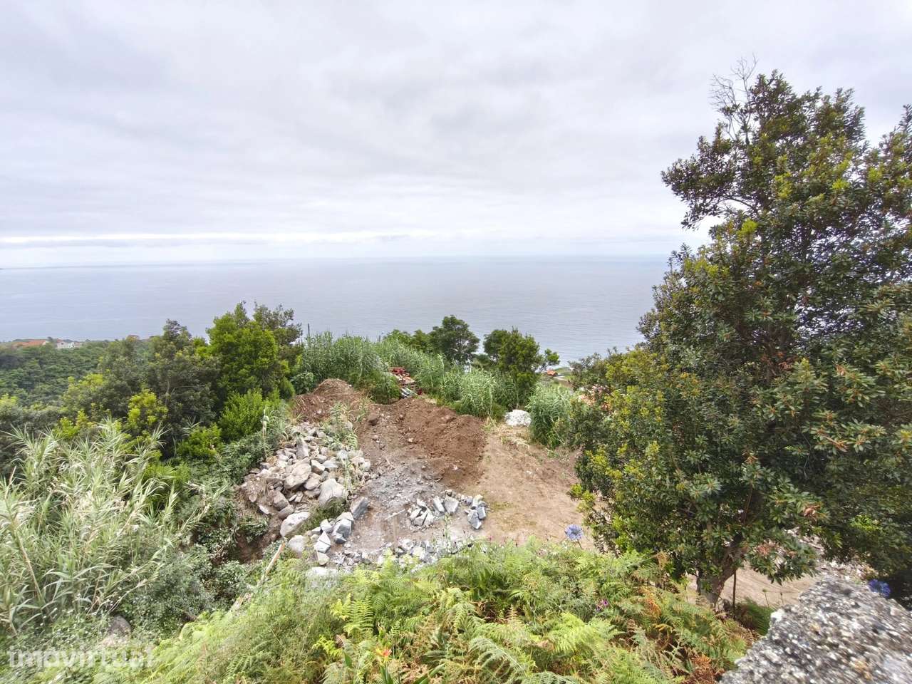 Terreno: 1582 m², sobre o mar - Ponta Delgada, Madeira - Grande imagem: 2/19