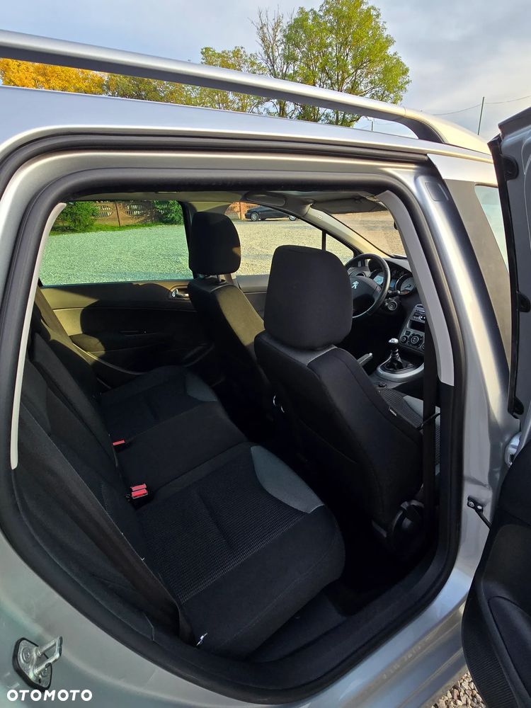 Peugeot 308 - 8