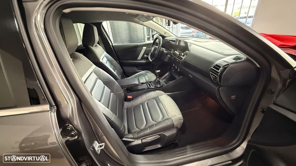 Citroën C4 PureTech 130 Stop&Start SHINE - 25