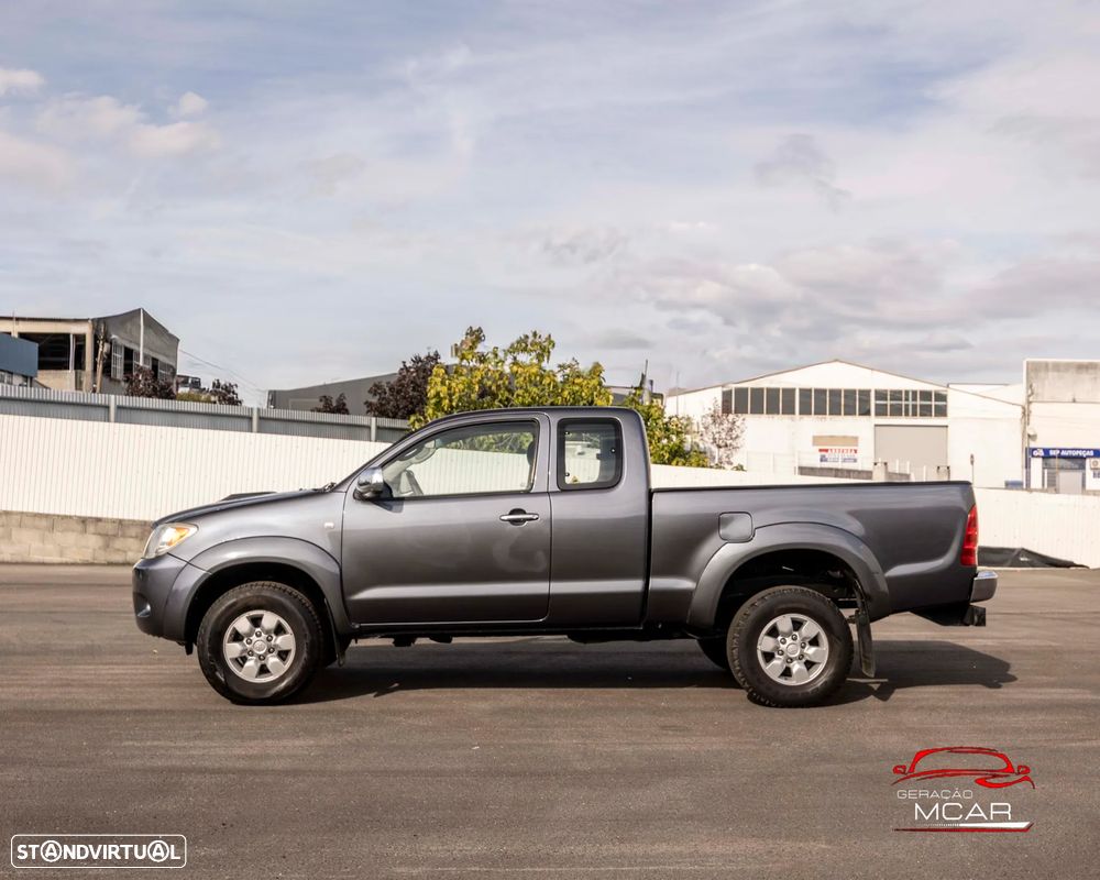 Toyota Hilux - 4