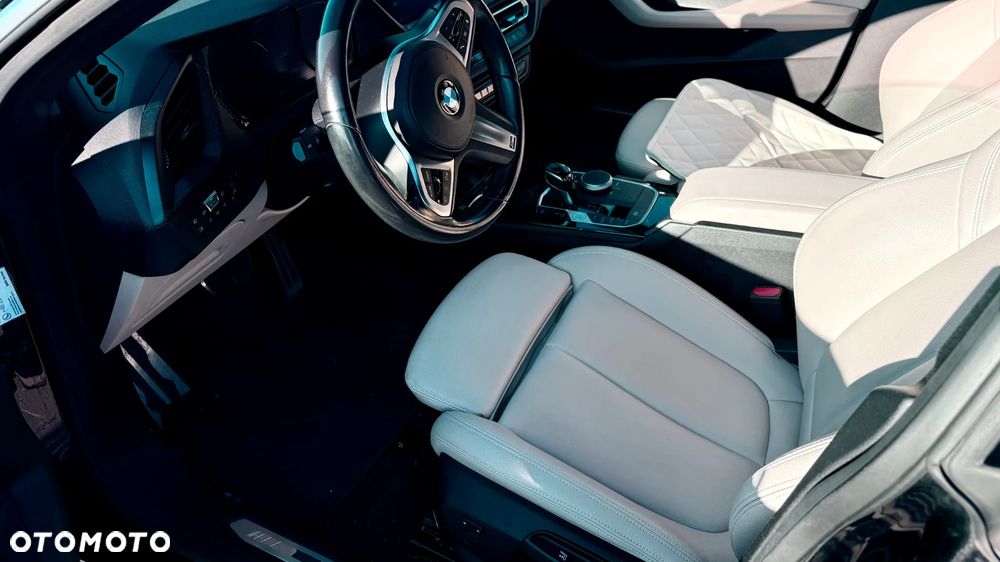 BMW Seria 2 218i M Sport - 9