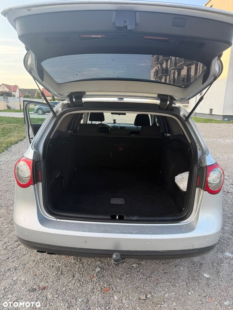 Volkswagen Passat 2.0 TDI Comfortline - 14