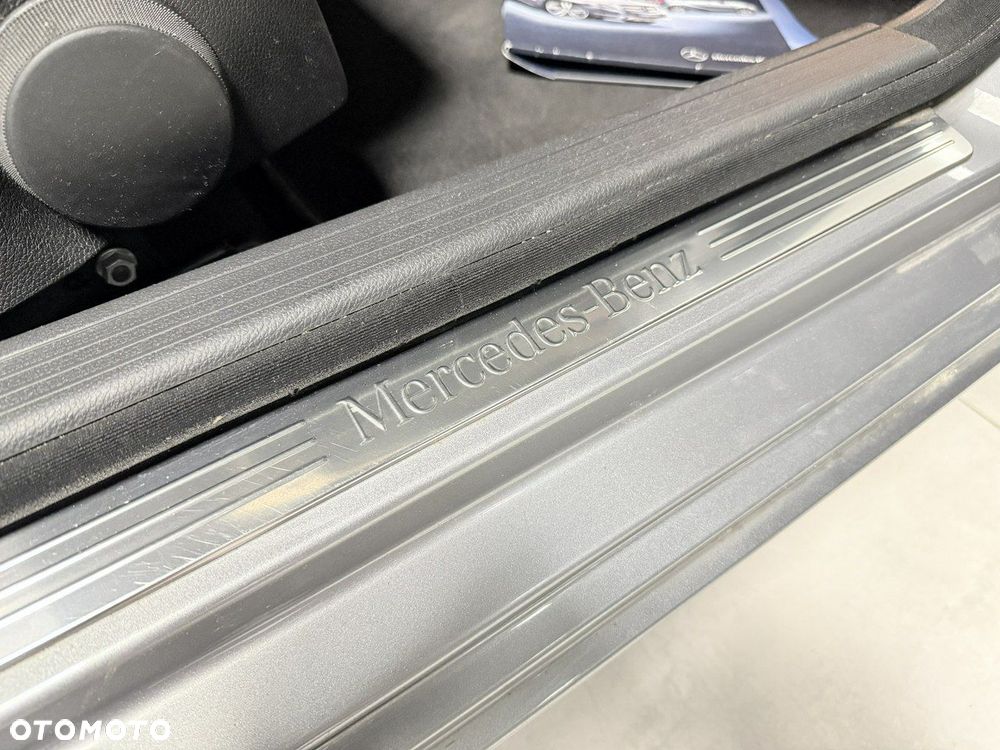 Mercedes-Benz Klasa C 200 CDI DPF (BlueEFFICIENCY) 7G-TRONIC Avantgarde - 31
