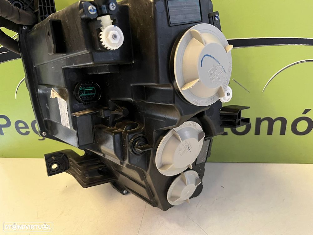 Maxus T90 EV - FAROL LED DIREITO - FF826 - 9