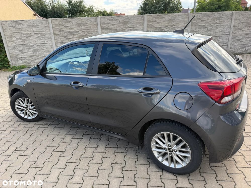 Kia Rio 1.4 L - 2