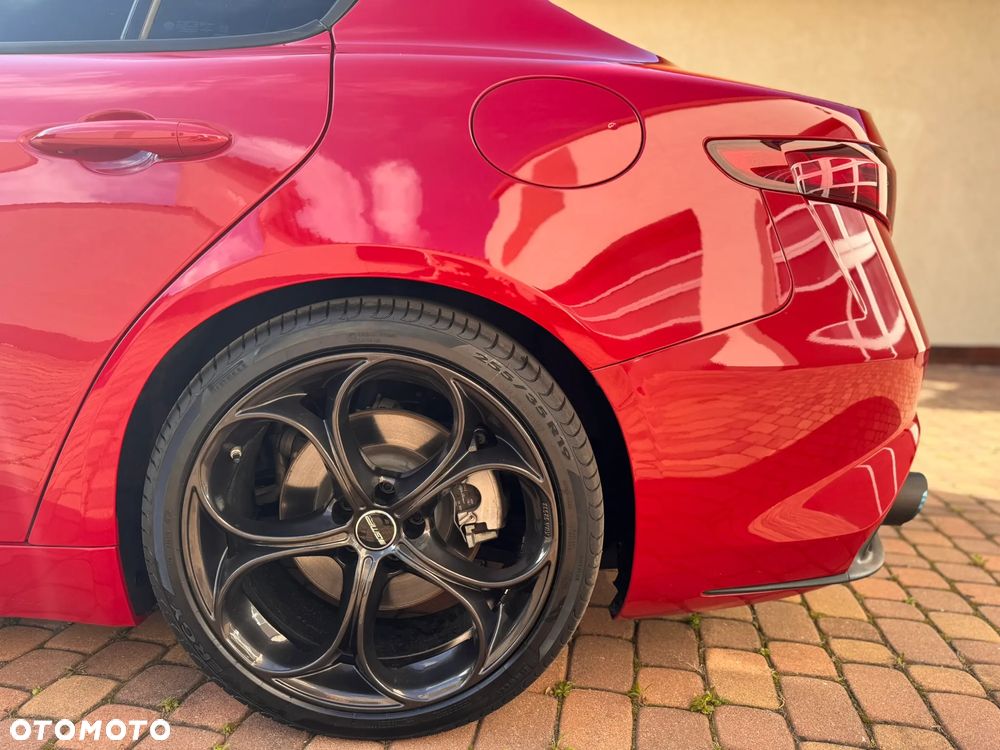 Alfa Romeo Giulia - 17