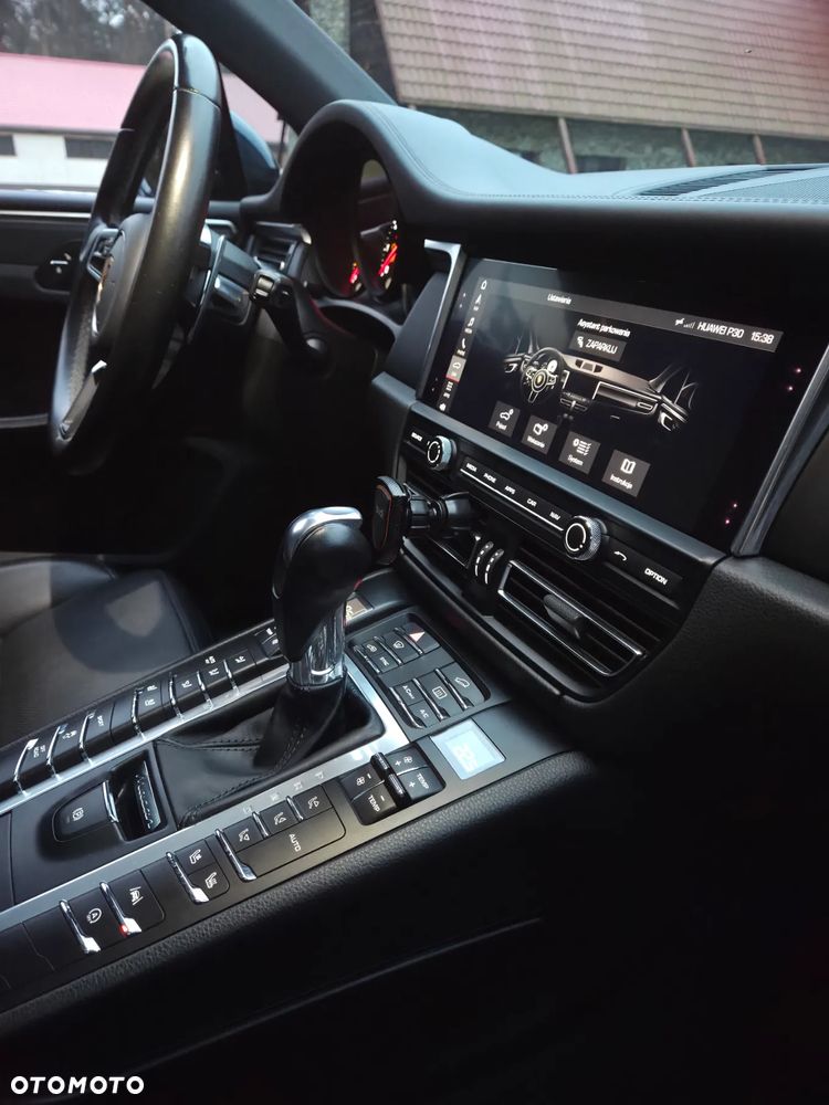 Porsche Macan - 25