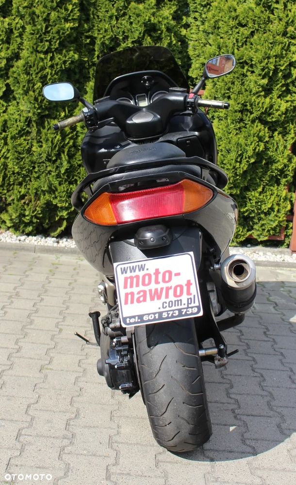 Yamaha Tmax - 10