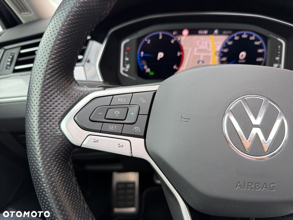 Volkswagen Passat - 16