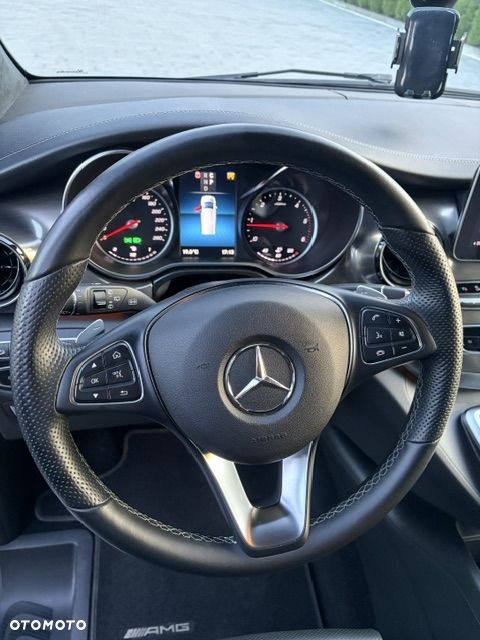 Mercedes-Benz Klasa V - 30
