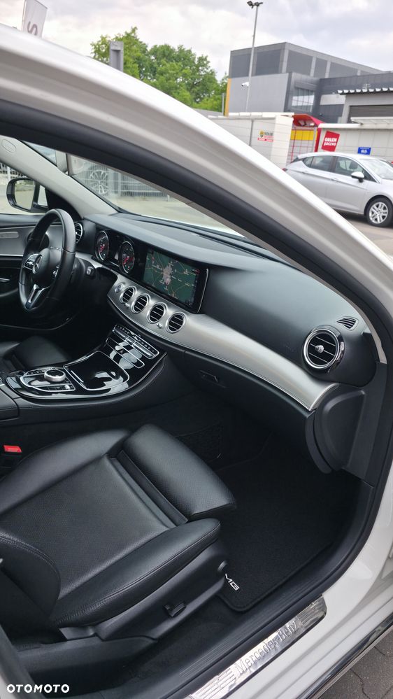 Mercedes-Benz Klasa E 220 d 9G-TRONIC Avantgarde - 6